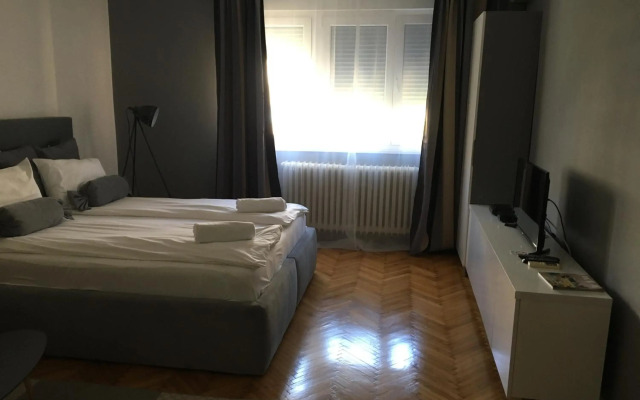 Apartment Silver