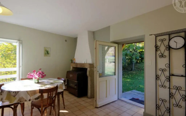 Gîte Saint-Didier-sur-Rochefort, 3 pièces, 4 personnes - FR-1-496-12