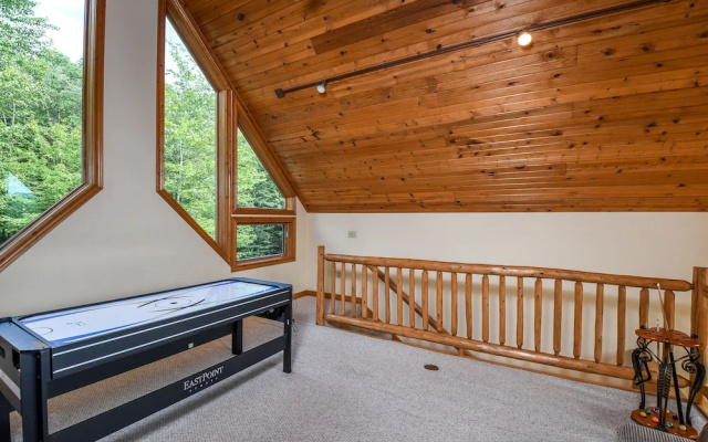 Mountain Top Lodge 4 Bedroom House