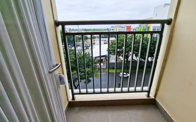 Serene And Homey Studio At Transpark Bintaro Apartment