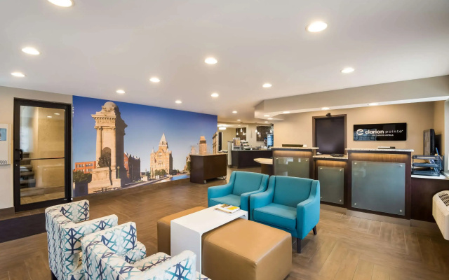 Clarion Pointe Downtown
