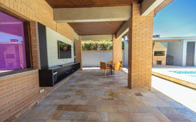 Casa c Piscina e Churrasqueira em Condom nio