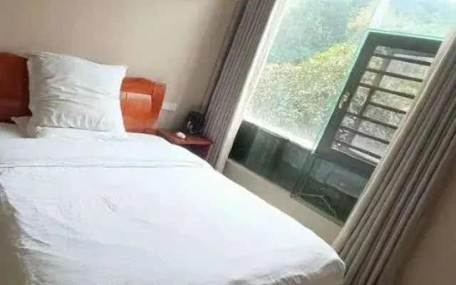 Qianqian Hotel