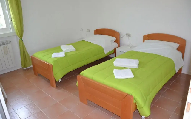 B&B Mikeze Jakeze