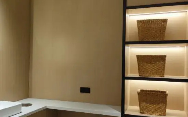 Eye Hotel