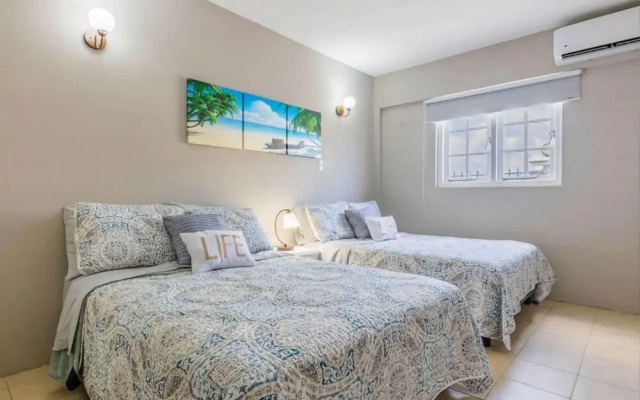 Remodeled 6BR - Privatepool Gameroom Close2beach