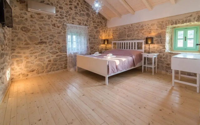 Peace - Rustic With Pool - H