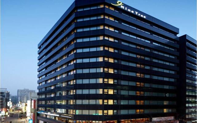 Nine Tree Hotel Myeong-dong вид на фасад