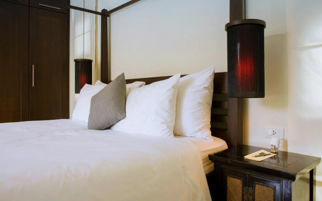 Two Villas Holiday: Oriental Style Nai Harn Beach