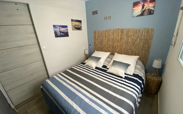Sea View Apartment 50 Meters From the Beach