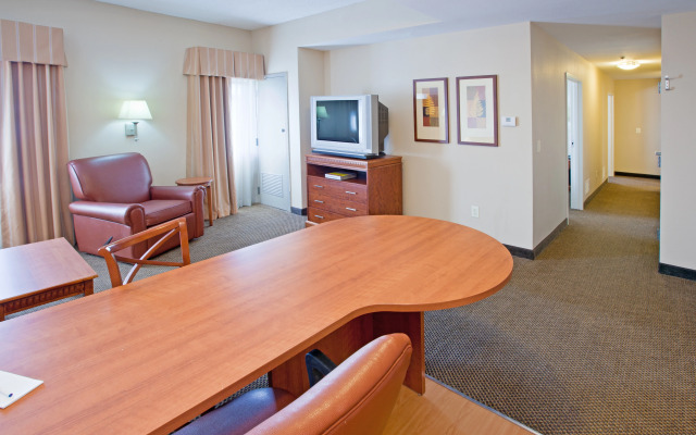 Candlewood Suites Indianapolis Downtown Medical District by IHG