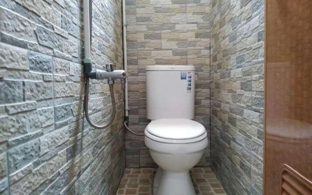 Eiffel Residence Cideng - Female Only