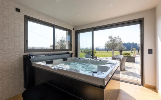 Villa in Saint-corneille With Private Jacuzzi