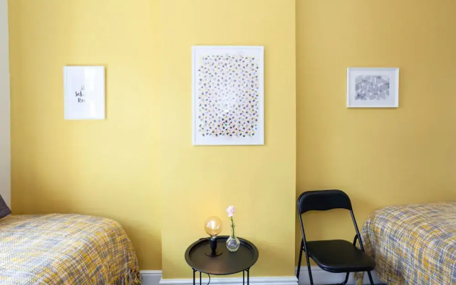 Cosy Home Near Station, Parking, Netflix, Sleeps 5