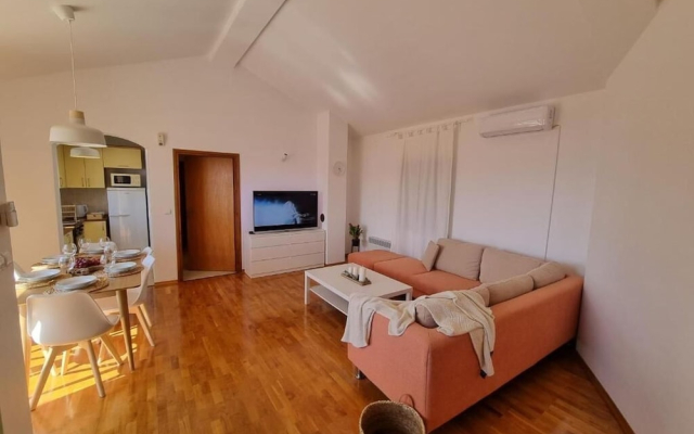 House Ivona
