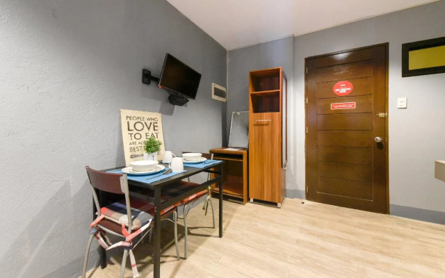 OYO 112 Majesty Suites