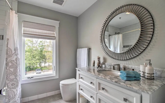 Pet-friendly Villa w/ Balcony in Bluffton!