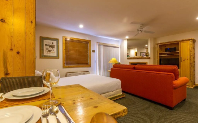Red Wolf Lodge at Olympic Valley