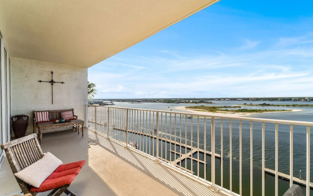 Three Bedroom With Bay Views Unit - Crb1105