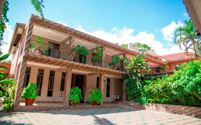 Lush Garden Business Hotel