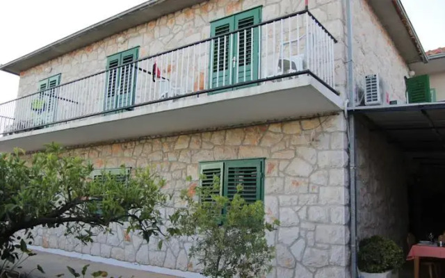 Apartments and Rooms Batoš