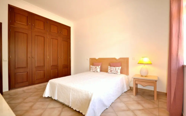 Large Country Villa With Private Pool, Vilamoura