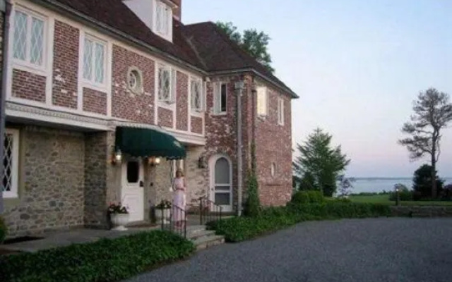 Point Pleasant Inn & Resort