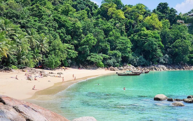 "panoramic Seaview 650sqm 4br Pool Villa 2 min Drive to Naithon Beach"