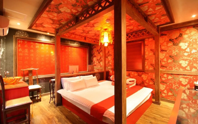 Hera Hotel