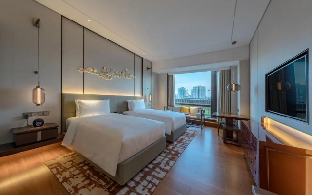 HUALUXE Beijing Xinan by IHG