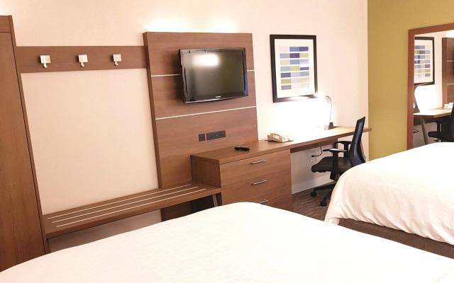 Holiday Inn Express & Suites Surrey by IHG