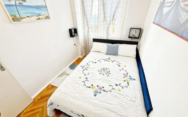 Charming Apartment With Terrace and Old Town View