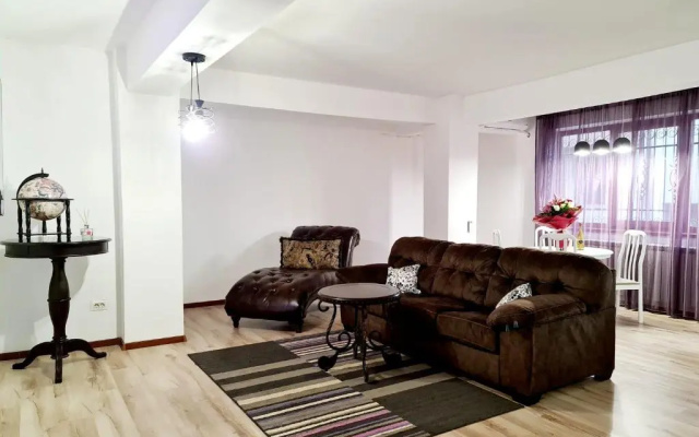 R.O.S.E. Apartment