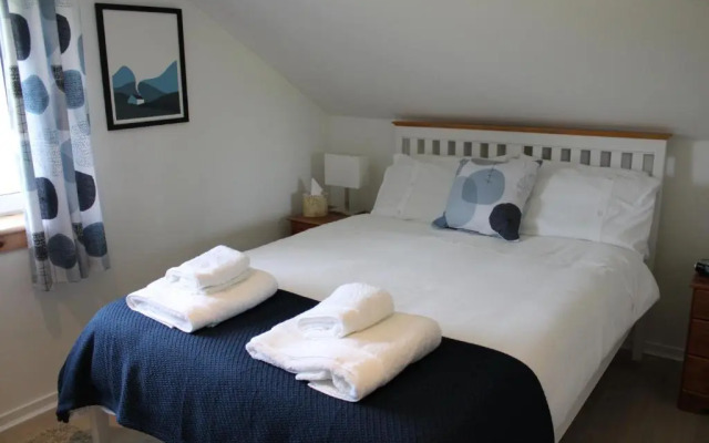 The Loft at Strathardle - Lochside Apartment, Isle of Skye