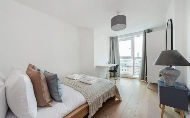 Stunning 2B Vauxhall Apt near Thames & Tube