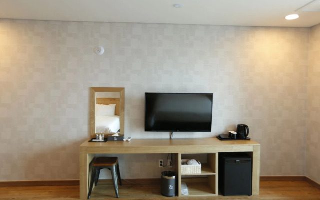 Hotel 52