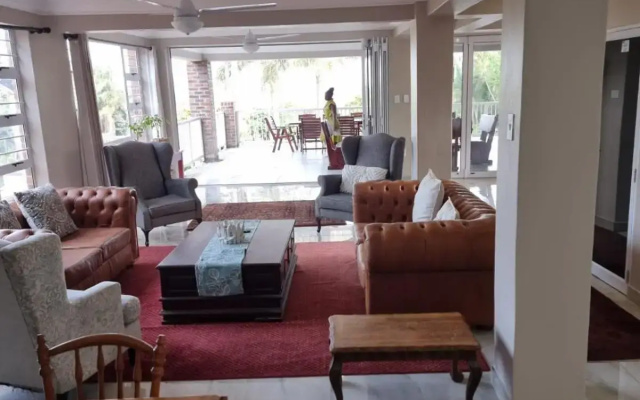 Ballito Clarke Bay Beach House - family holiday letting