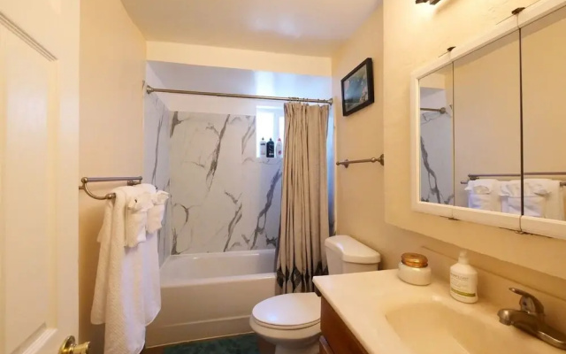 Modern, Exquisite 2-bedroom Home in Lafayette