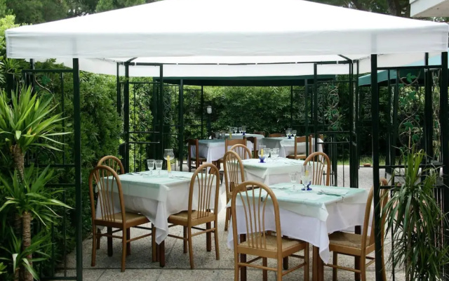 Lovely Holiday Home in Giannella near Beach