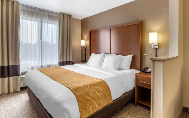 Comfort Suites