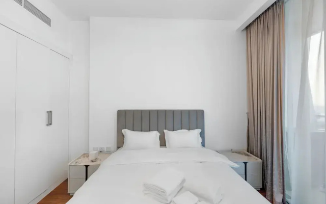 Chic 1BR Canal View at Waves Tower