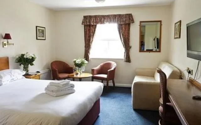 Cobham Lodge Hotel