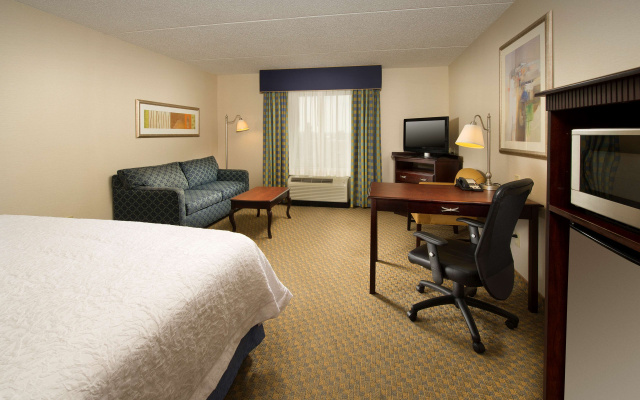 Hampton Inn Syracuse Clay