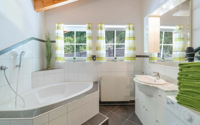 Pretty Holiday Home in Hollersbach im Pinzgau with Garden