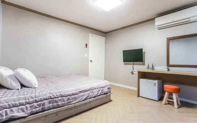 Gangneung Gyeongpodae Eroom