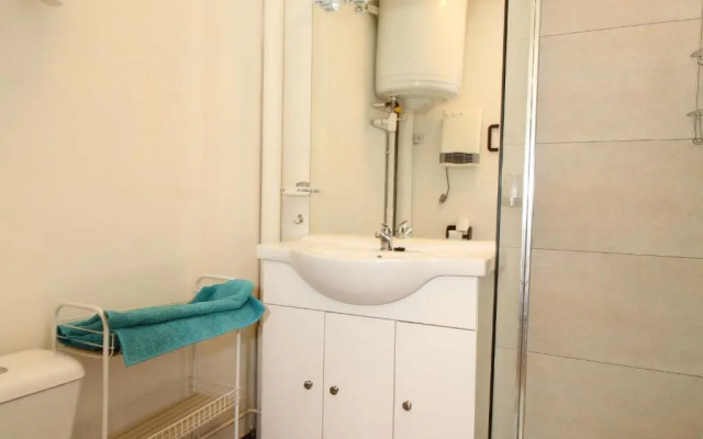 Appartement Balaruc-les-Bains, 1 pièce, 2 personnes - FR-1-553-139