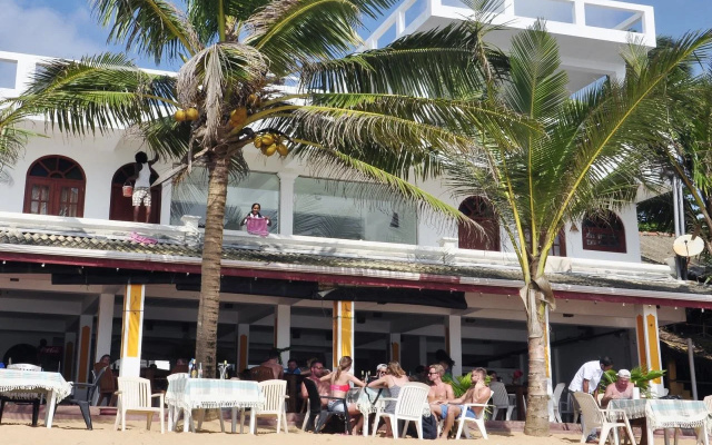 Royal Beach Hotel Hikkaduwa