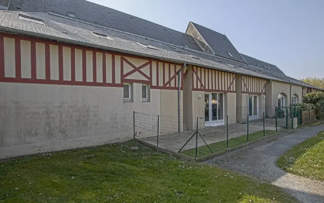 Tasteful Apartment in Comes With Terrace