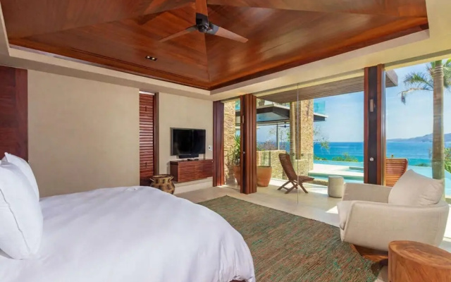 Sunny Vacation Villa 12