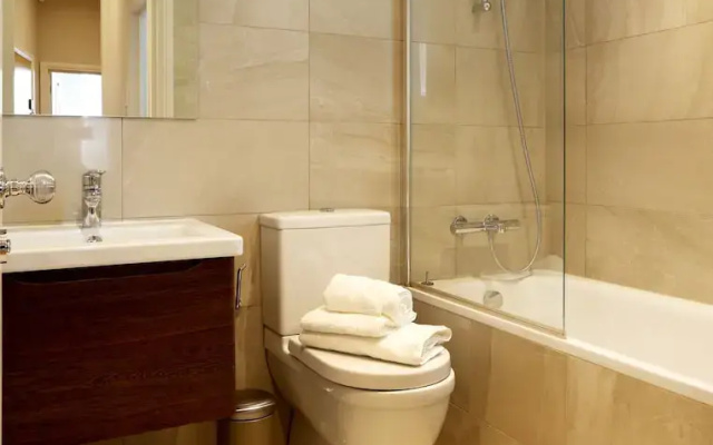 Experience Stunning Apartment Lifestyle. 10B